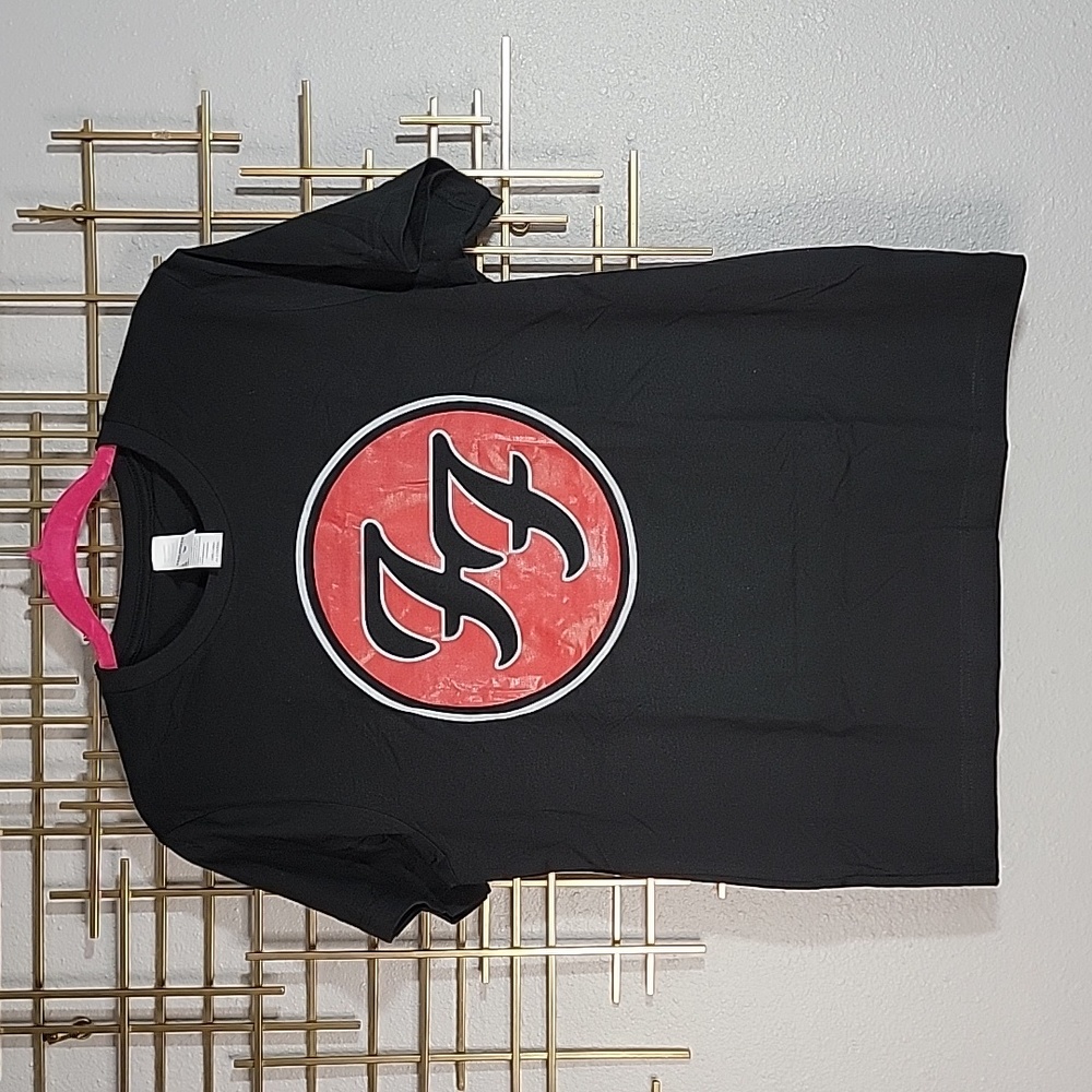 NWOT Foo Fighters Shirt size Medium